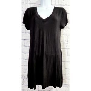 Zenana M Black V Neck Short Cap Sleeves Top Large Lightweight Soft Stretchy